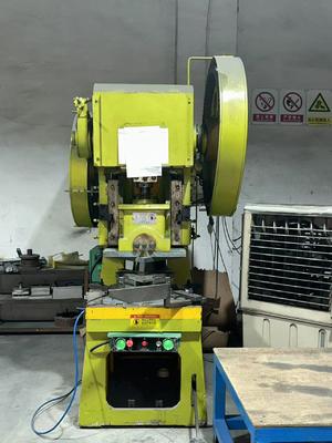 İyi fiyat CNC Servo Punch Press 1250 kN Force for Sheet Metal Fabrication çevrimiçi