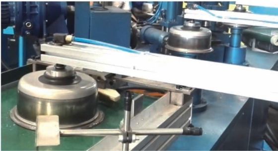 Yüksek verimlilikli Otomatik besleme Mani pulato Metal malzemeler için Otomatik taşıma ürünü