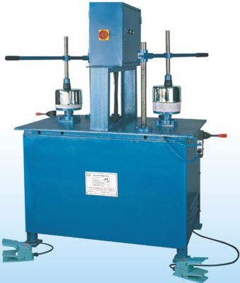 Yüksek hızlı yatay 1370r/min İçeride ve dışarıda metal malzemeler için çift başlı alt kumlama makinesi