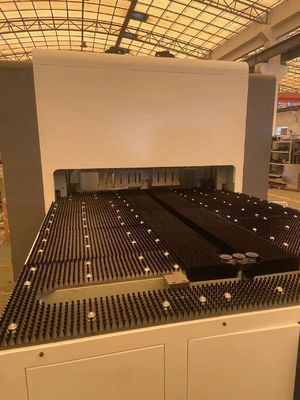 İyi fiyat 2.0m Sucker Tipi Eğme Merkezi Makine Kabine Kabuk Yapma Makine çevrimiçi