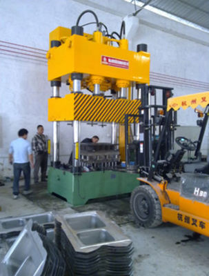 Otomatik Büyük Alanlı Metal Bileşen Çalışma Masası Servo Ekipmanı Kontrolü ile Hidrolik Baskı Makinesi