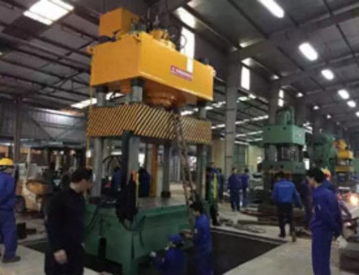 Ve büyük alan metal parçaları germek için hassas hidrolik baskı makinesi