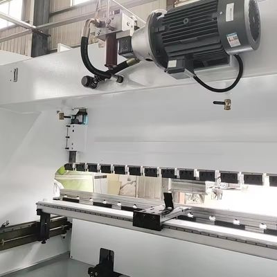 İyi fiyat Çeşitli fonksiyonlu Akıllı 30T/60T Su hattı metal plaka için bükme makinesi Matel plaka çevrimiçi