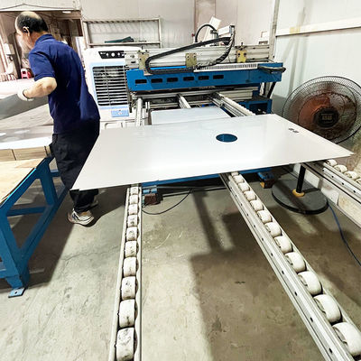 İnce ve kalın malzemeler için Yüksek Performanslı Metal Panel Paslanmaz Çelik Düz Dikiş Kaynak Makinesi