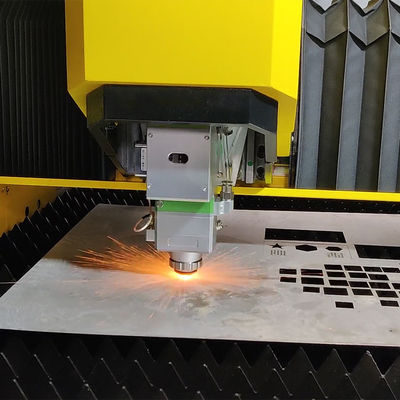 El yapımı lavaboların endüstriyel uygulamaları için özel olarak tasarlanmış yüksek verimli metal lazer kesme makinesi