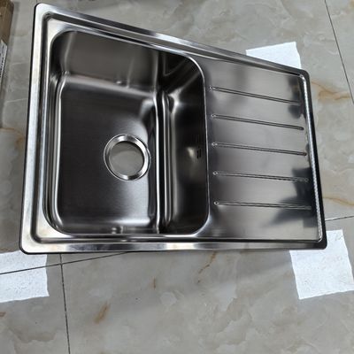 Dondurulmuş fırçalanmış paslanmaz çelik lavabo nano tabanca gri paslanmaz çelik lavabo 304 paslanmaz çelik lavabo sahne altında kuruldu