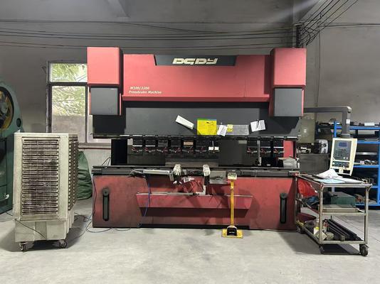 Çanağın tabanları için bükme makinesi