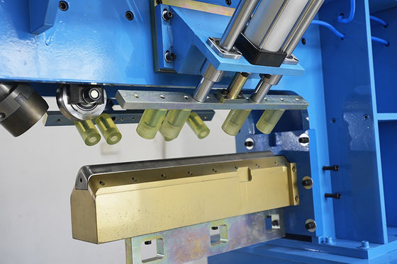 2.3KW 30MPa 0.5-1.0MPa PLC Kontrollü Yüksek Hassasiyetli Birleşim ve Açı Presleme için Mutfak Evyesi Makinesi