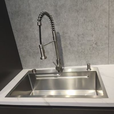 İyi fiyat El yapımı paslanmaz çelik mutfak lavabosu kase derinliği 250-300mm ve panel kalınlığı 1.2-1.5mm veya 1.8-2.0mm çevrimiçi